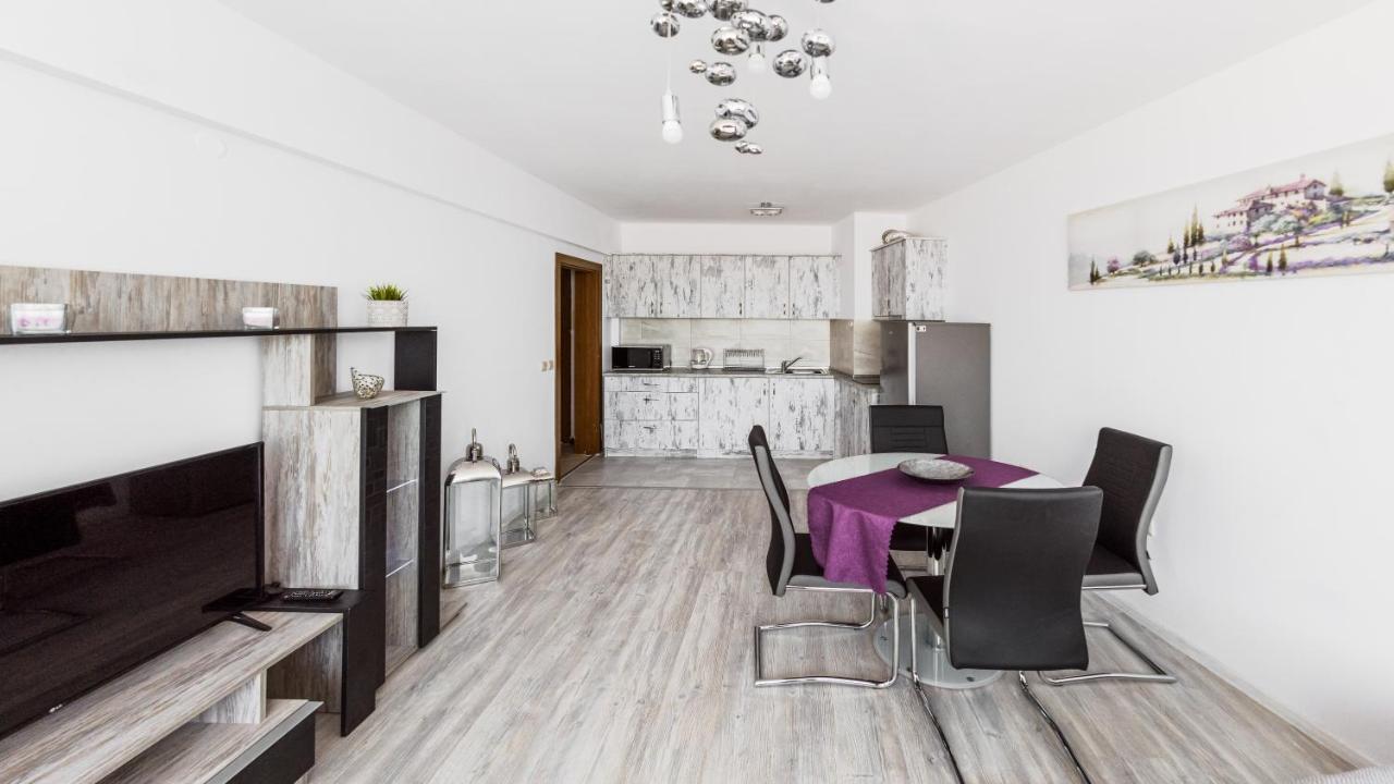 דירה Next To Gondola. Cosy & Elegant 2 Bedroom In Neon Complex בנסקו